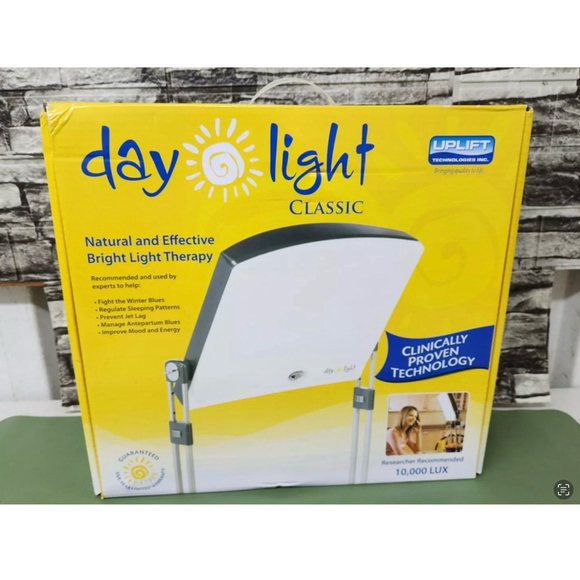 New DayLight Classic Bright Light SAD Therapy Lamp Box Day 10,000 LUX - Picture 1 of 7